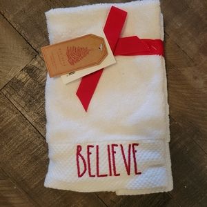 Set of 2 hand towels